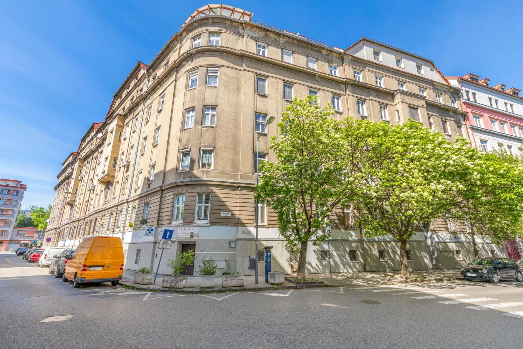 Ferienwohnung Lam Mockingbird - Terrace - Ac Pressburg Exterior foto
